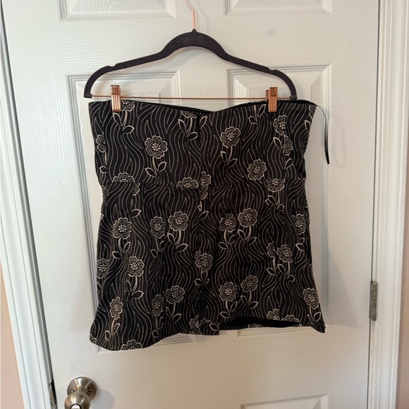 Tuckernuck Black Floral Strapless Suit Top - Picture 3 of 6